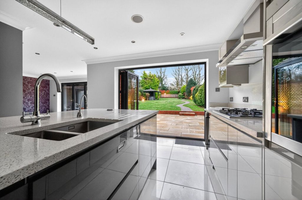 Property photo 3 of 38 Picture No. 50