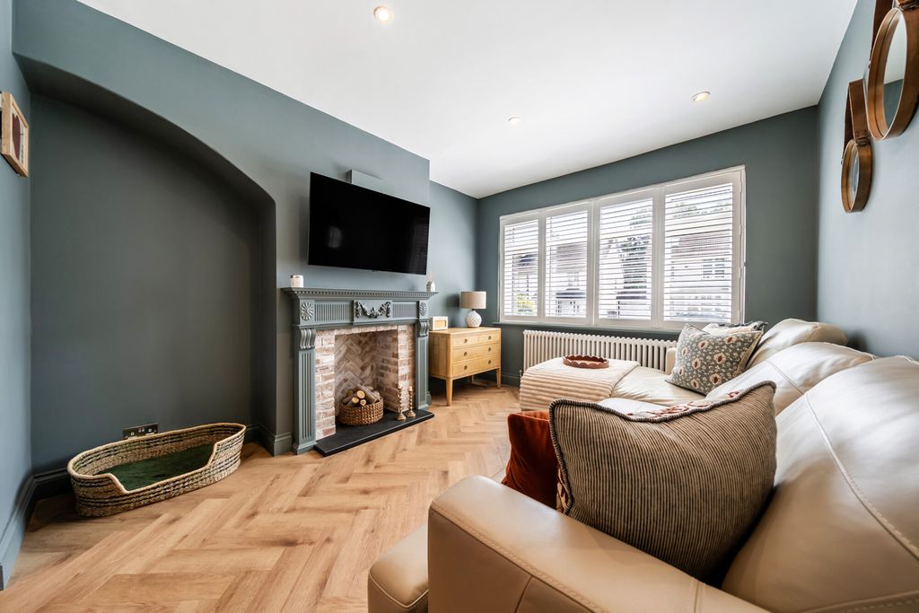 Property photo 3 of 22 1499408-5-6A707Fb...