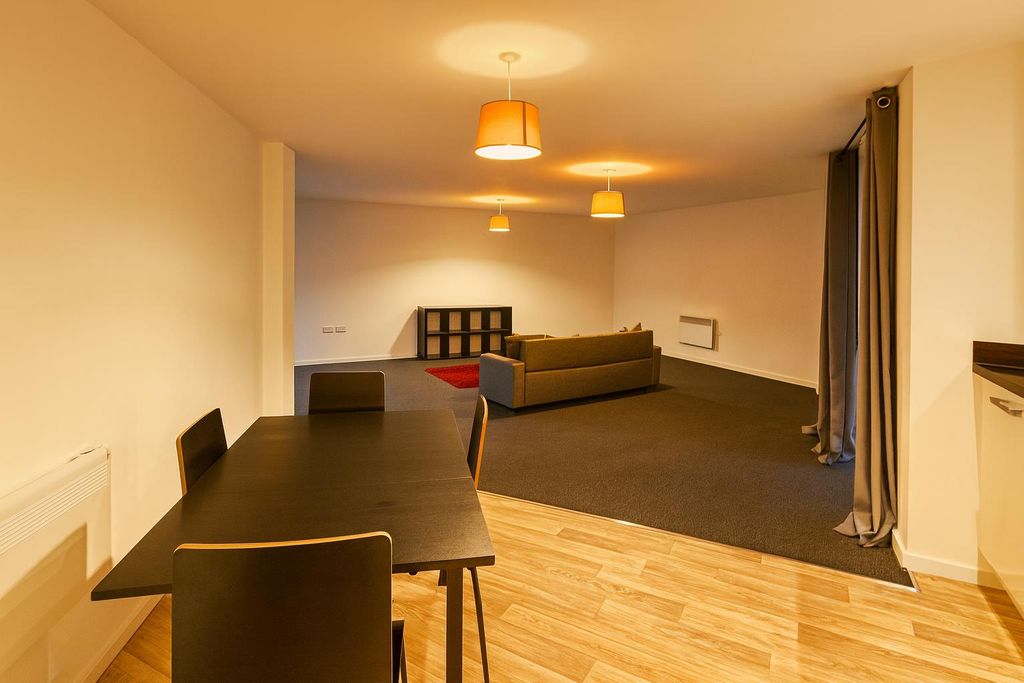 Property photo 3 of 9 4E64c815-2Fcb-4c3B-92c3-85278c2899A9.Png