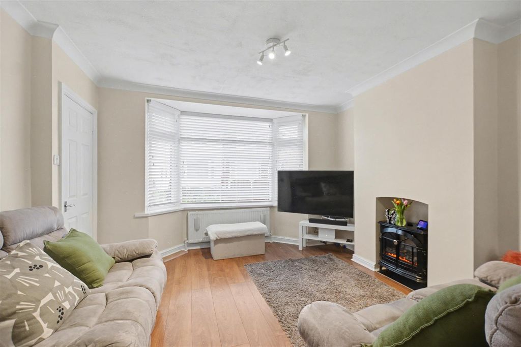 Property photo 2 of 24 Lounge Diner_3.Jpeg