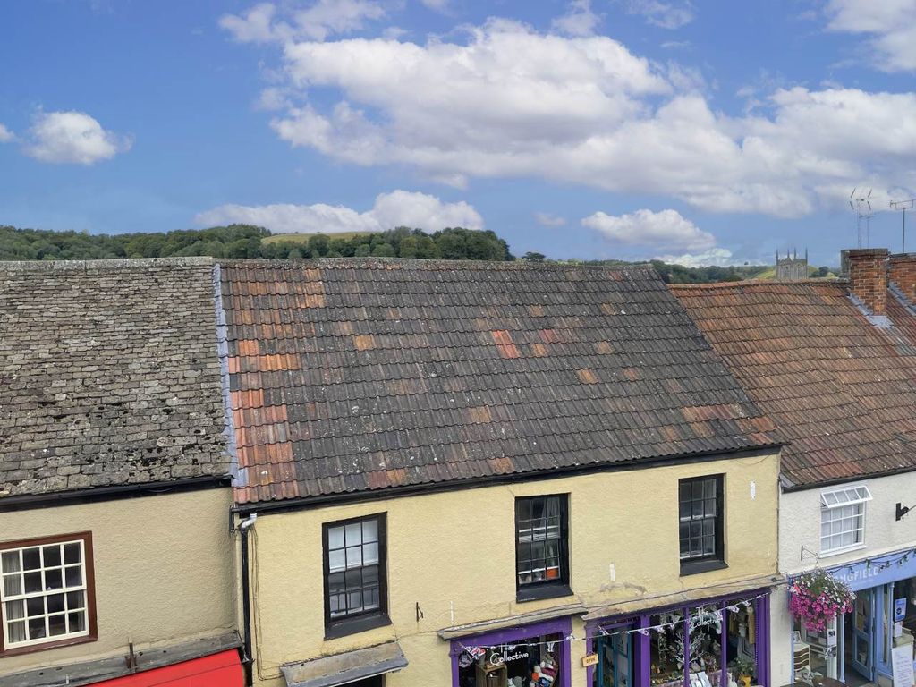 Property photo 3 of 7 16B Lounge View