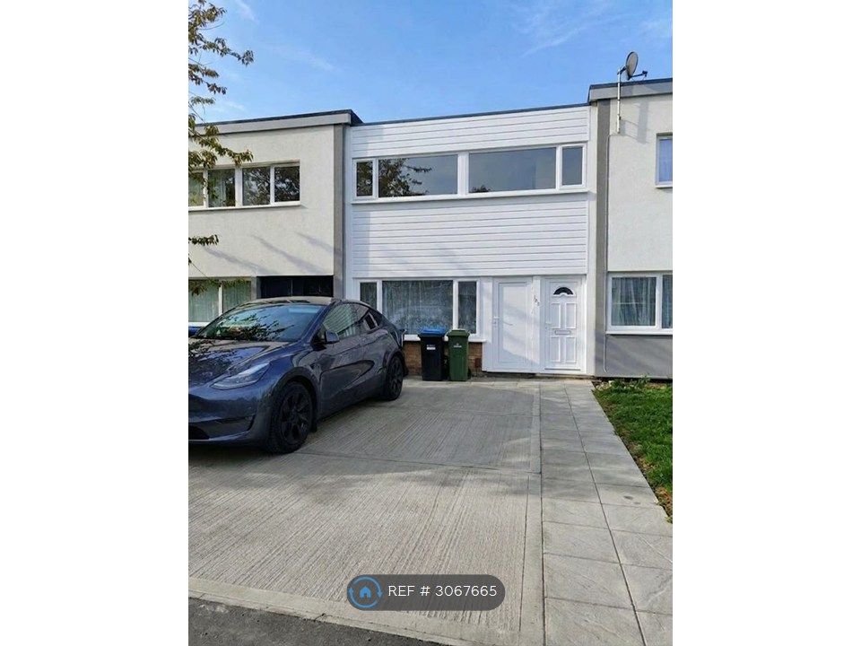 Property photo 1 of 9 House Frontage