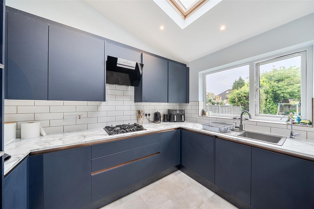 Property photo 1 of 11 Beechcroft Avenue - Kitchen 2.Jpg