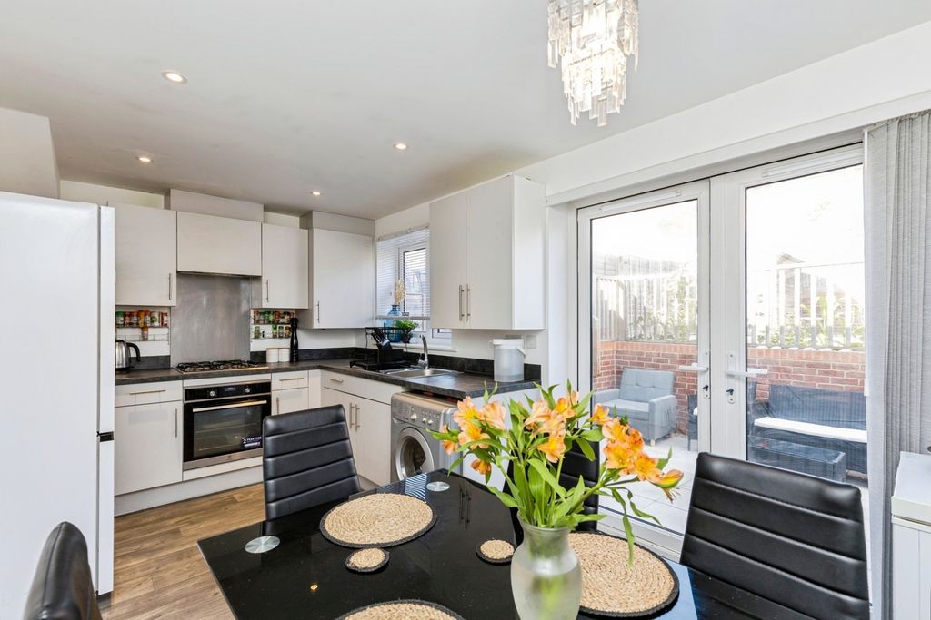 Property photo 3 of 20 Pbox-Img.Jpg