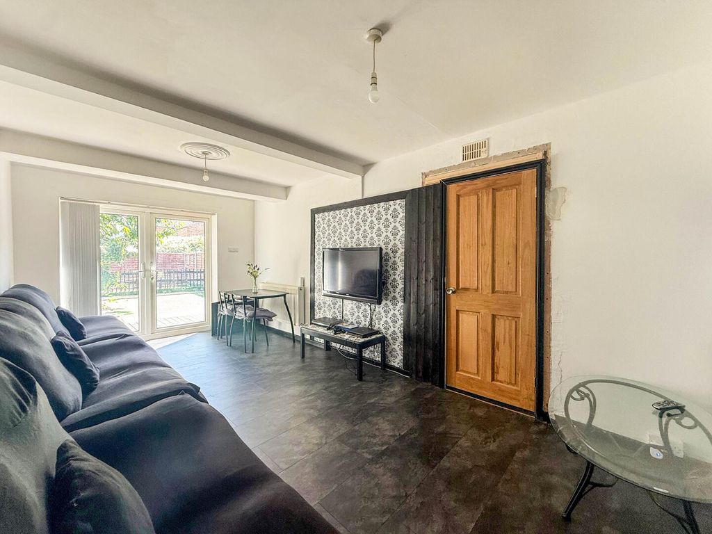 Property photo 3 of 15 Living Room