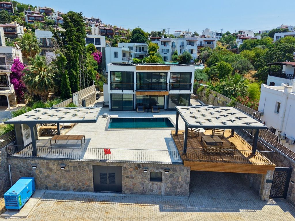 Property photo 3 of 25 Brand New Sea View Villa For Sale In Yalikavak, Bodrum - Brand-New Property In A Prime Location