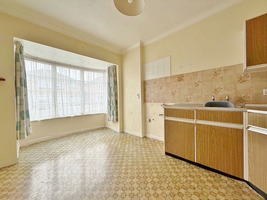 Property photo 3 of 21