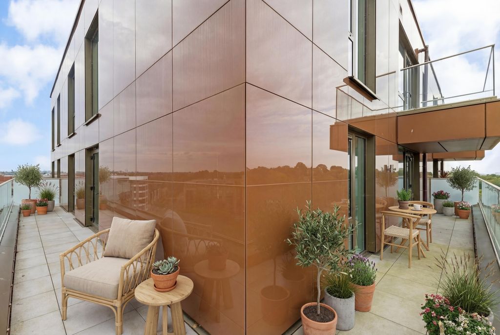 Property photo 3 of 7 Terrace O1.Jpg