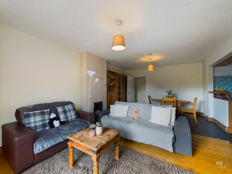 Property photo 1 of 16 Lounge