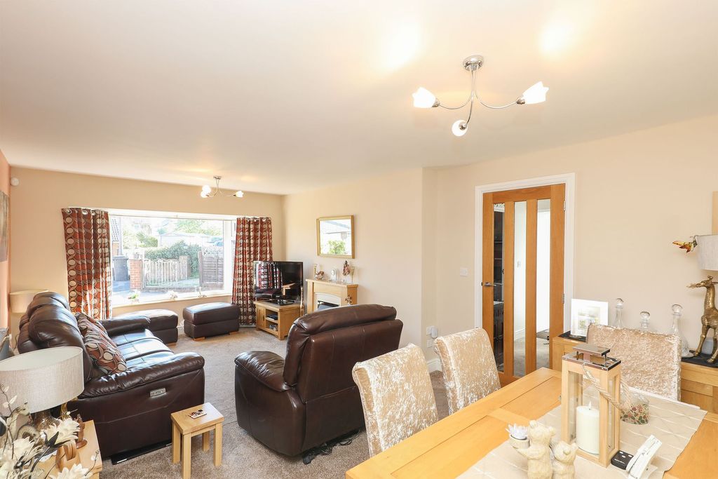 Property photo 2 of 29
