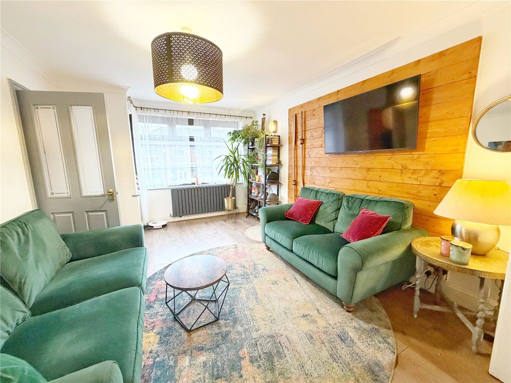 Property photo 3 of 21 Picture No. 06