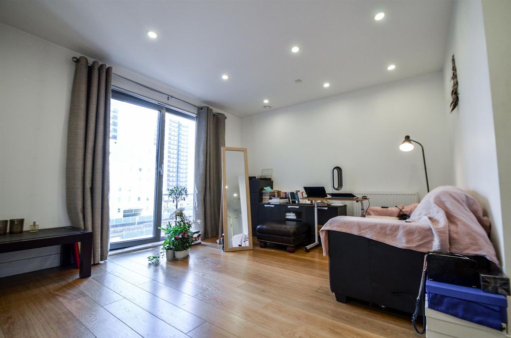 Property photo 2 of 10 Wilson Tower