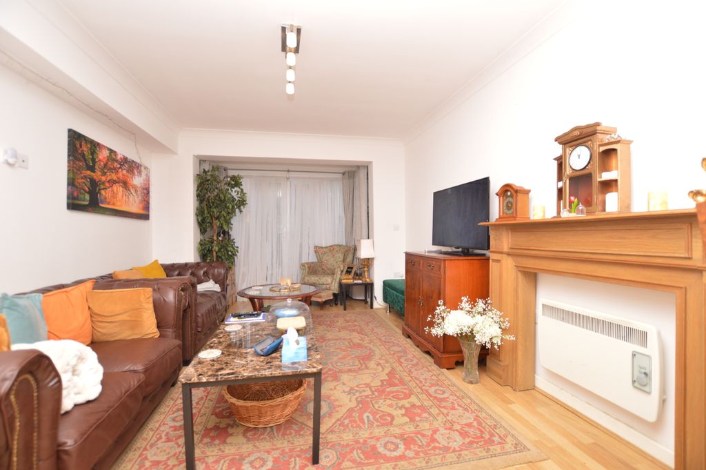 Property photo 2 of 13