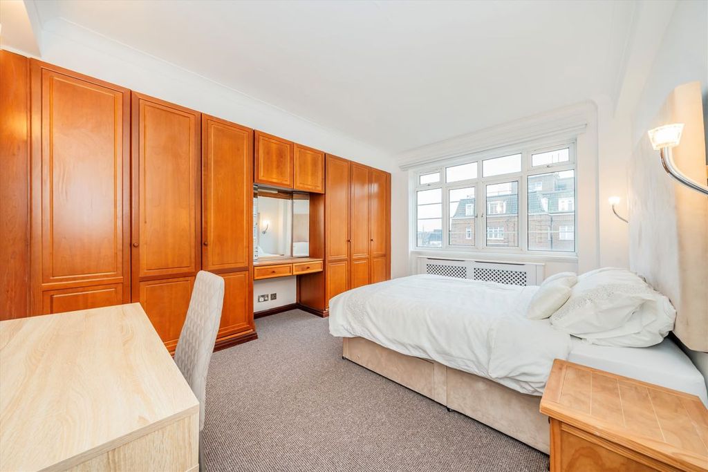 Property photo 3 of 5