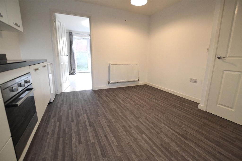 Property photo 2 of 14 206 Nort 1.Jpg