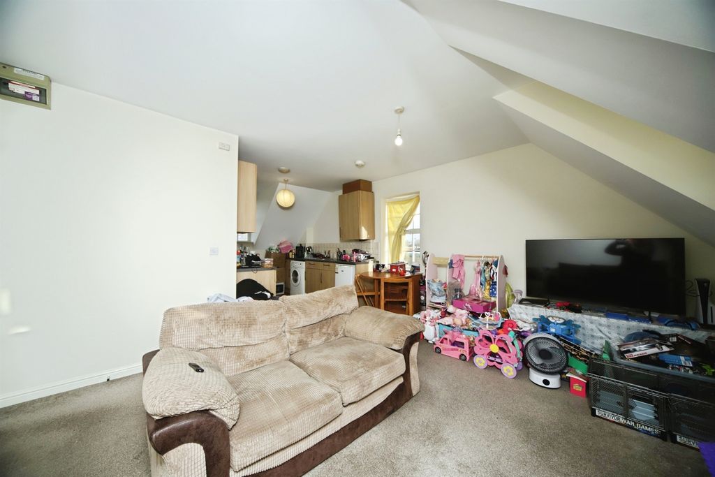 Property photo 3 of 13