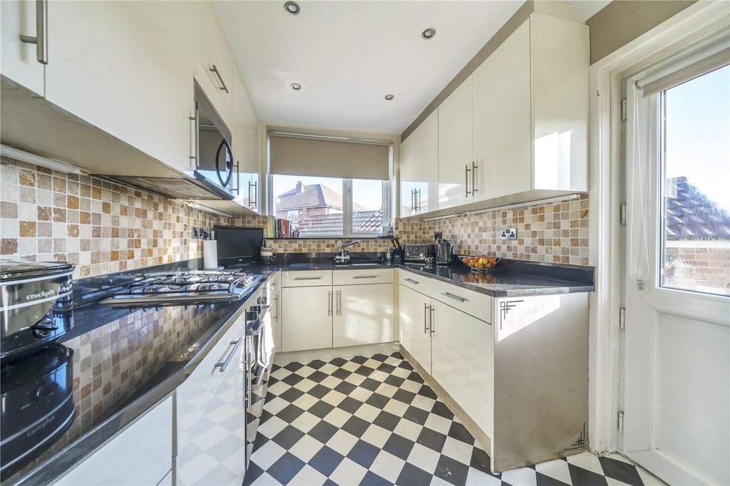 Property photo 3 of 24 Picture No. 63