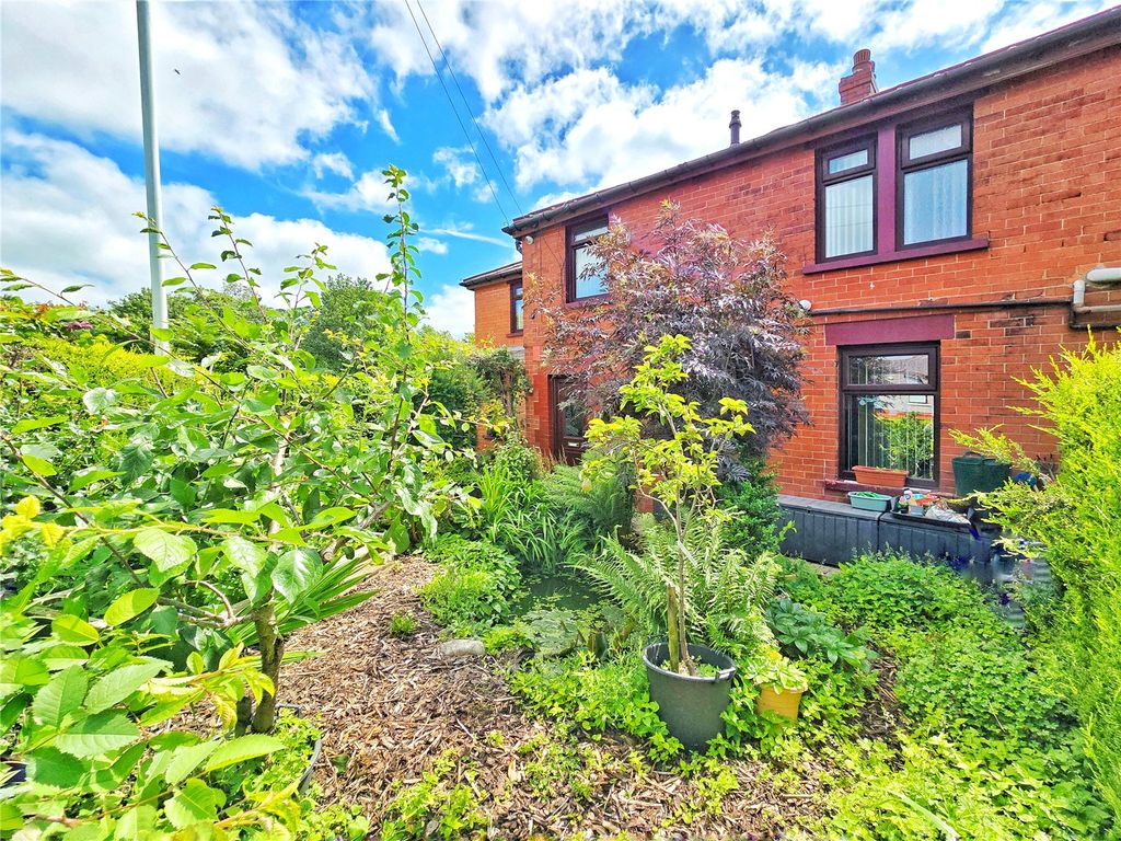 Property photo 1 of 20 Front Garden