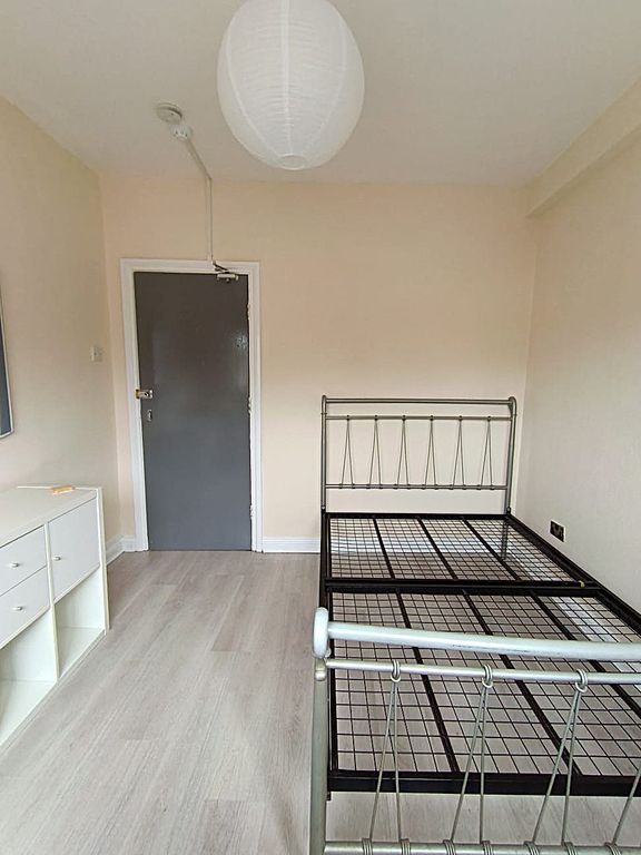 Property photo 1 of 2