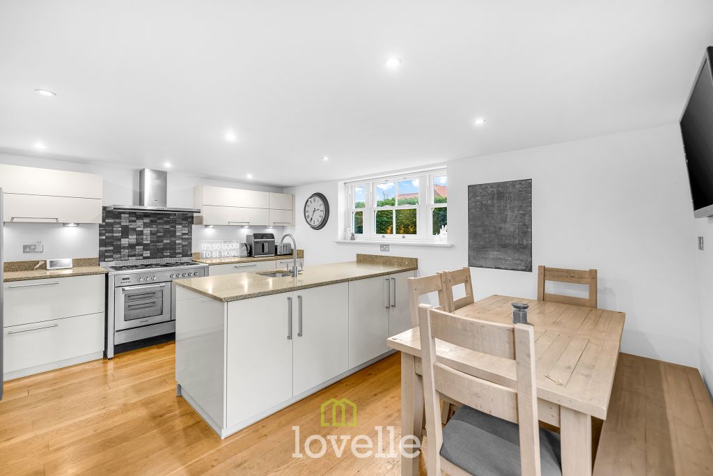 Property photo 3 of 43