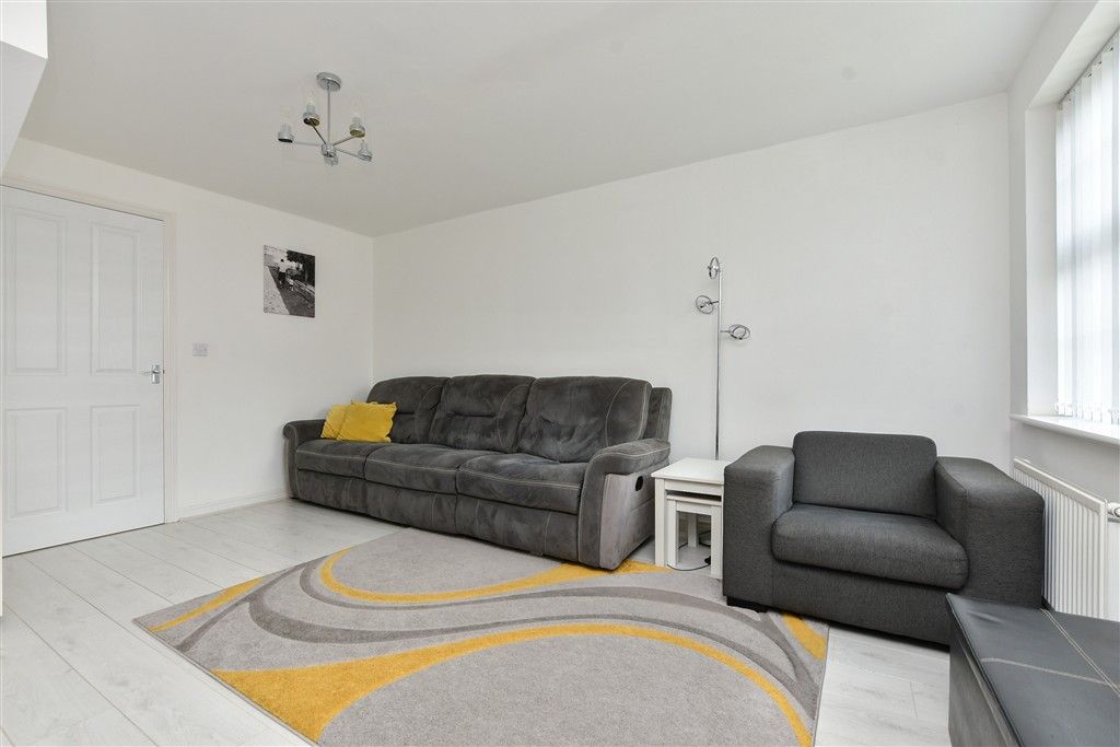 Property photo 1 of 11 Lounge