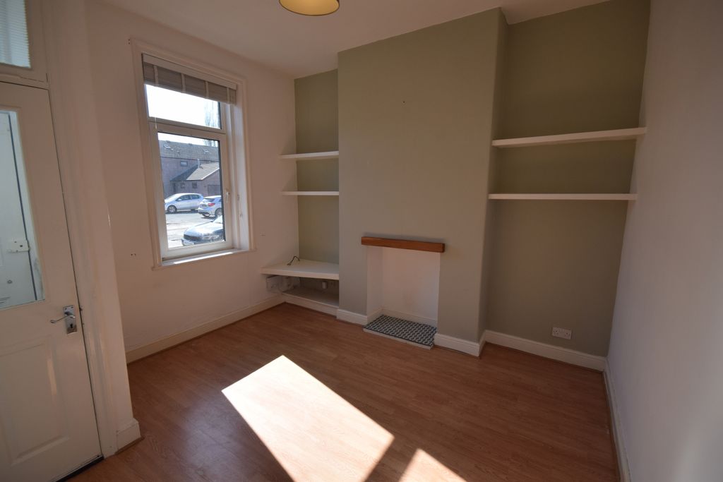 Property photo 2 of 10 Living Room