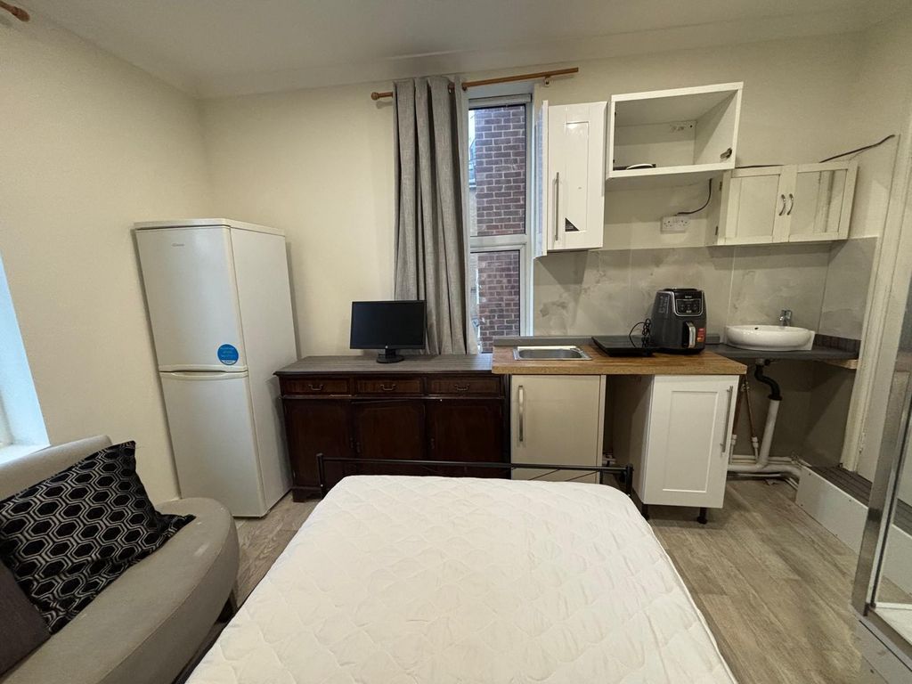 Property photo 1 of 4