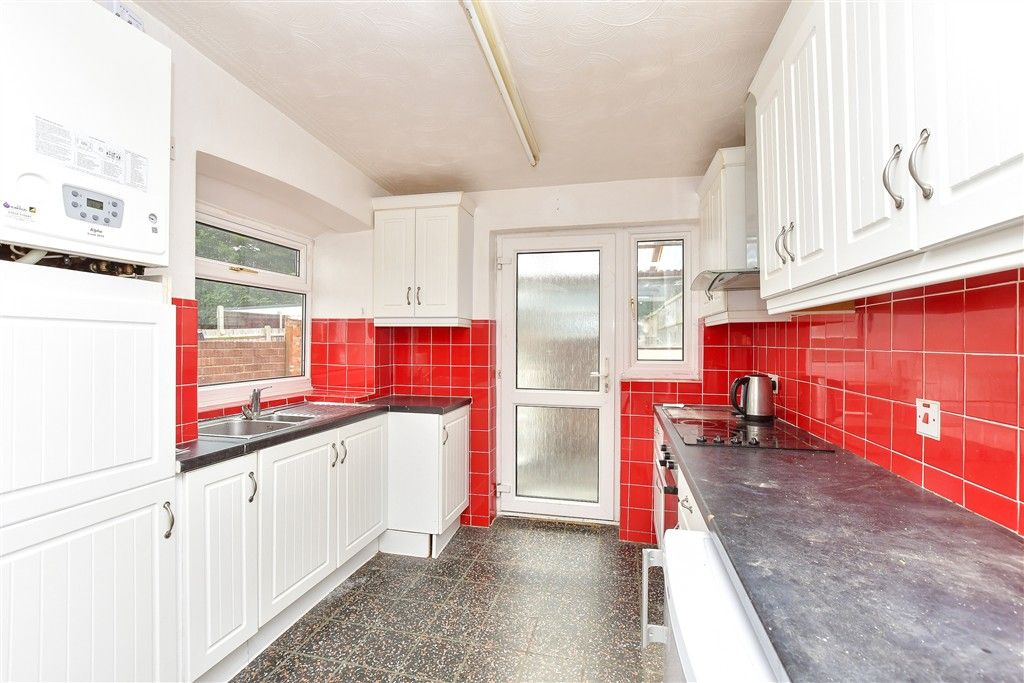 Property photo 2 of 9 Kitchen