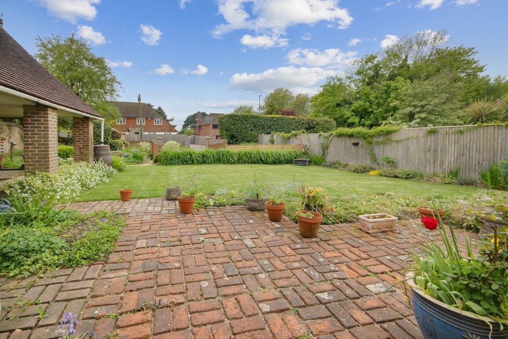 Property photo 2 of 19