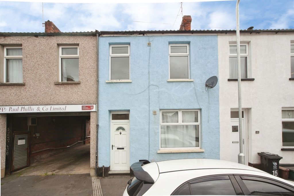 Property photo 2 of 20