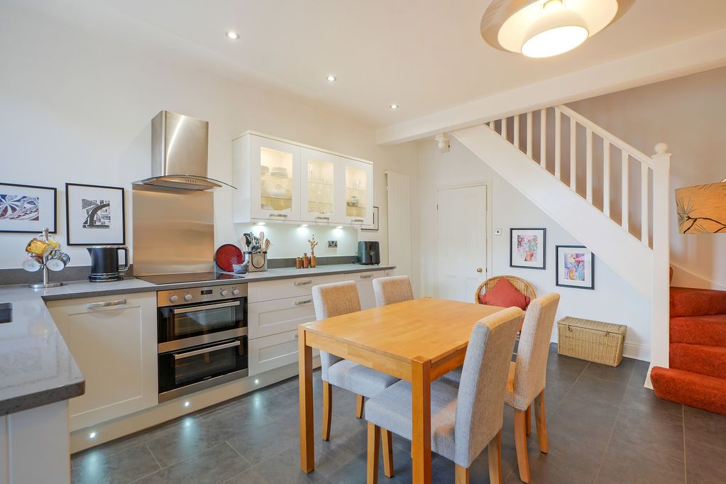 Property photo 2 of 24 Dining Kitchen