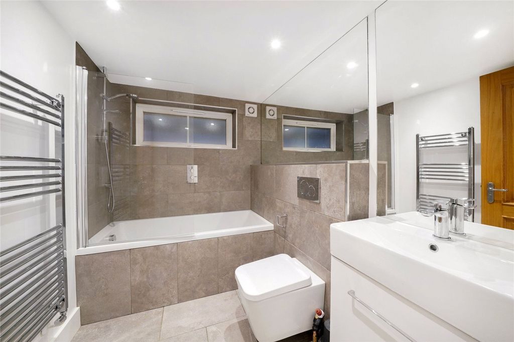 Property photo 3 of 16 Picture No. 14