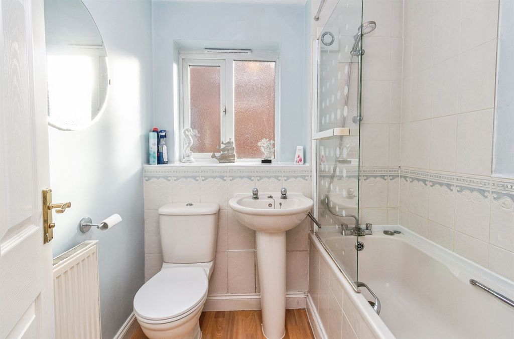 Property photo 3 of 12