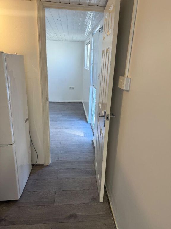 Property photo 3 of 8 Photo 3