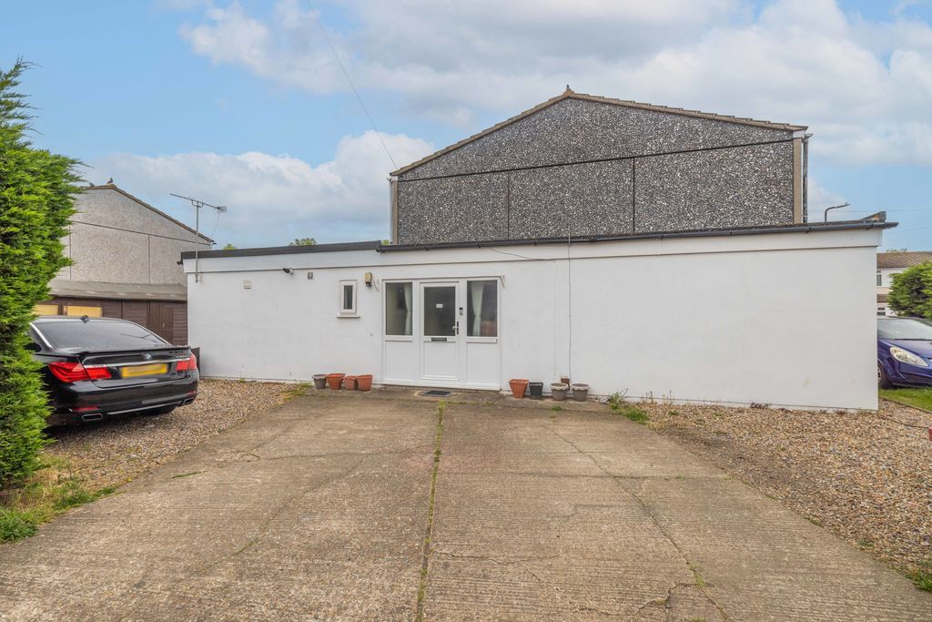 Property photo 1 of 10 Photo 10