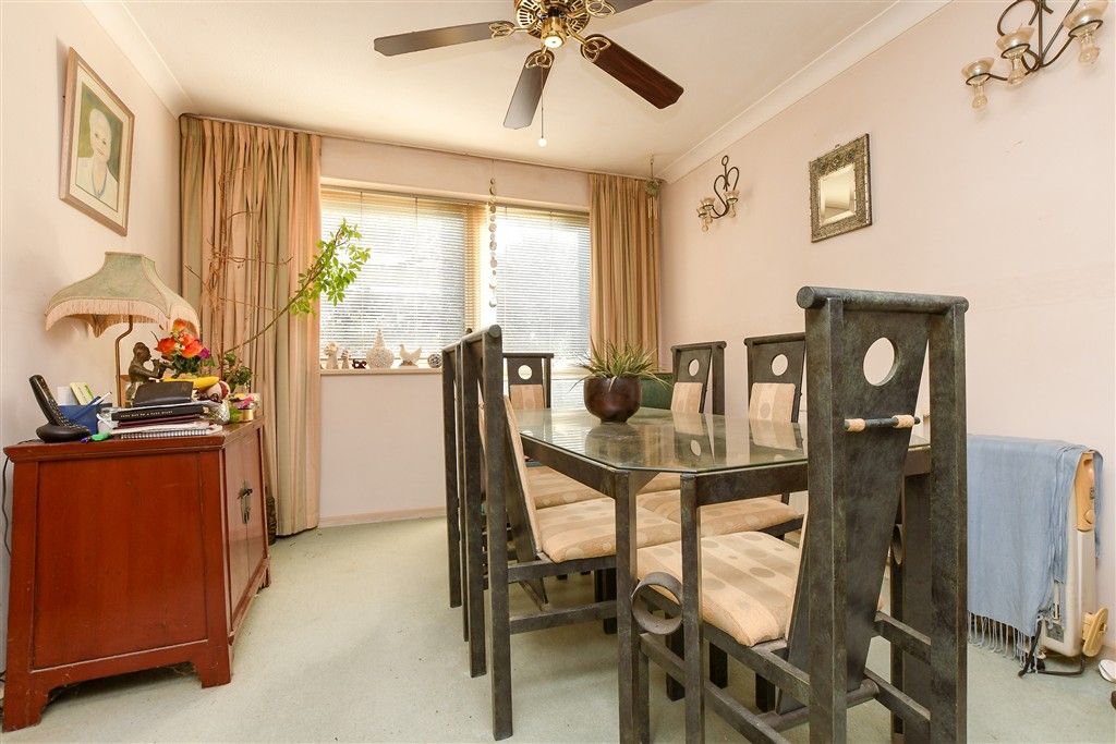 Property photo 1 of 10 Dining Area