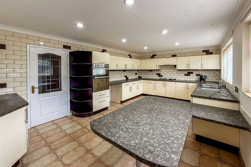 Property photo 2 of 23 Picture No. 06