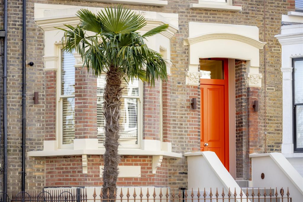 Property photo 2 of 14 Ison_260305_Tod_1988.Jpg