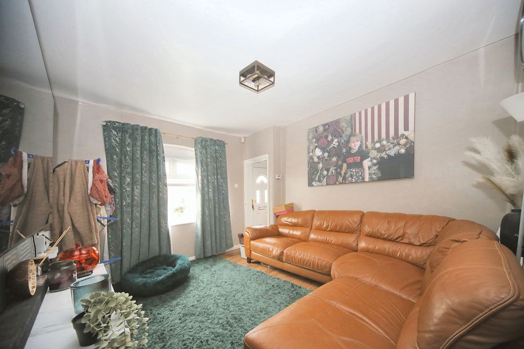 Property photo 2 of 11