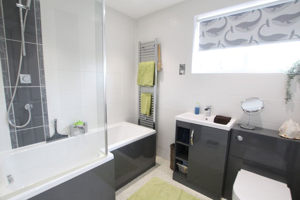 Property photo 3 of 31