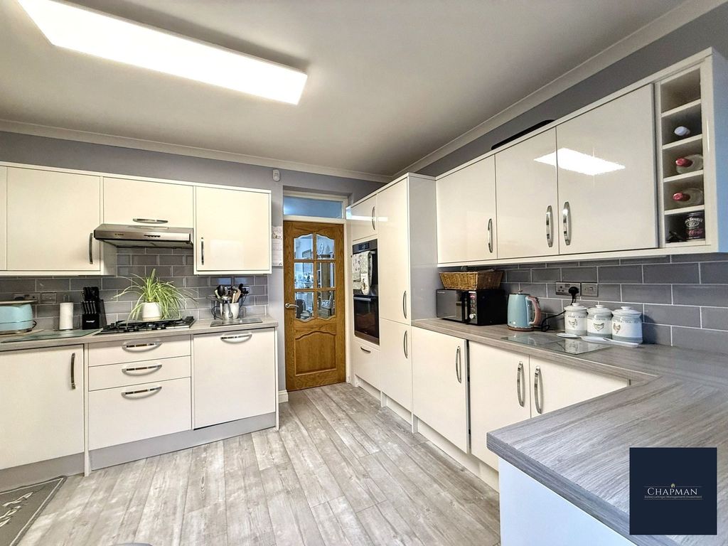 Property photo 3 of 25