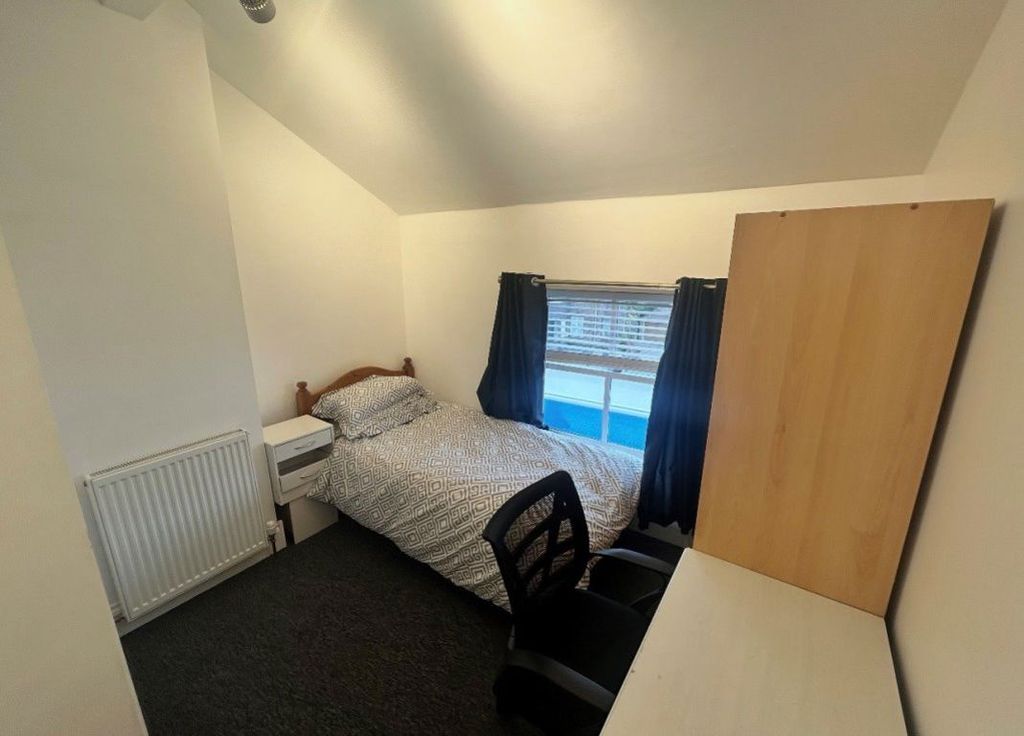 Property photo 1 of 4