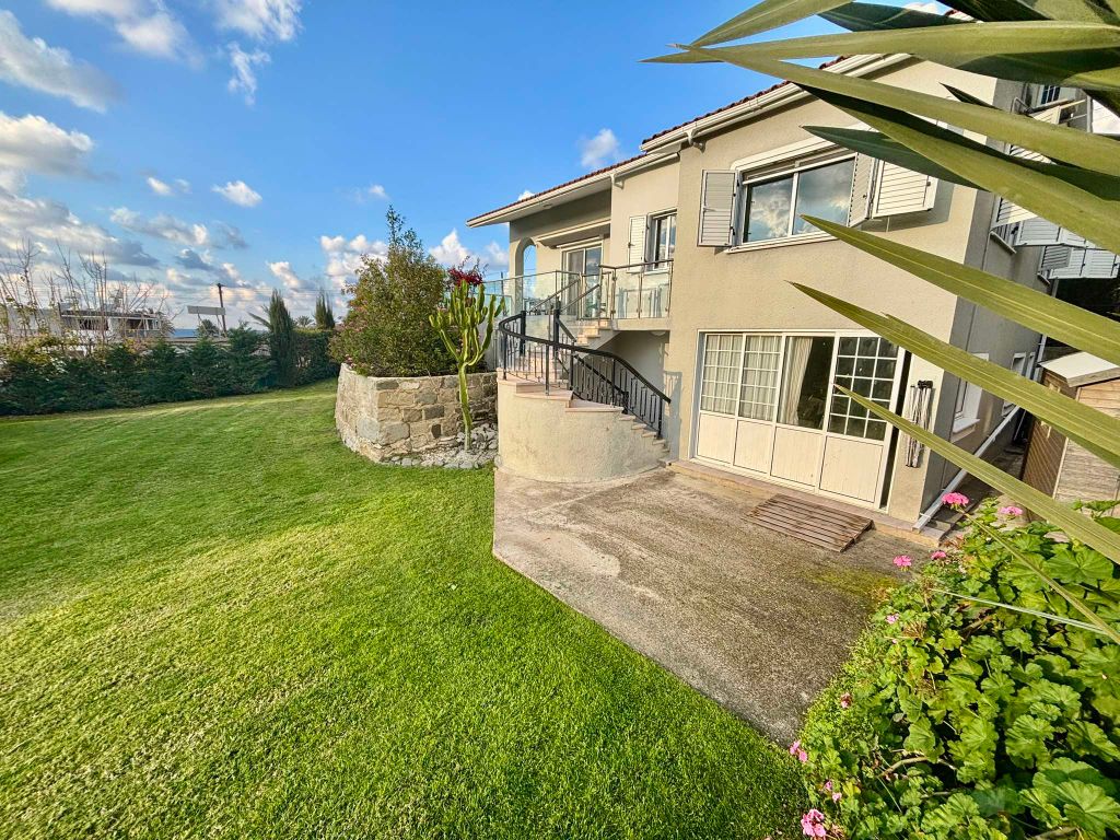 Property photo 1 of 35