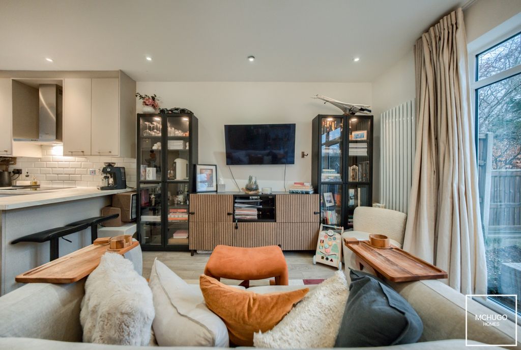 Property photo 3 of 12 Xt5A4402-Hdr(3)