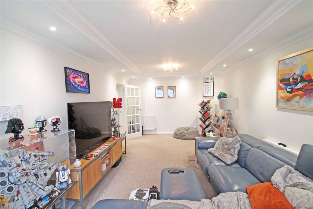 Property photo 3 of 13 Reception