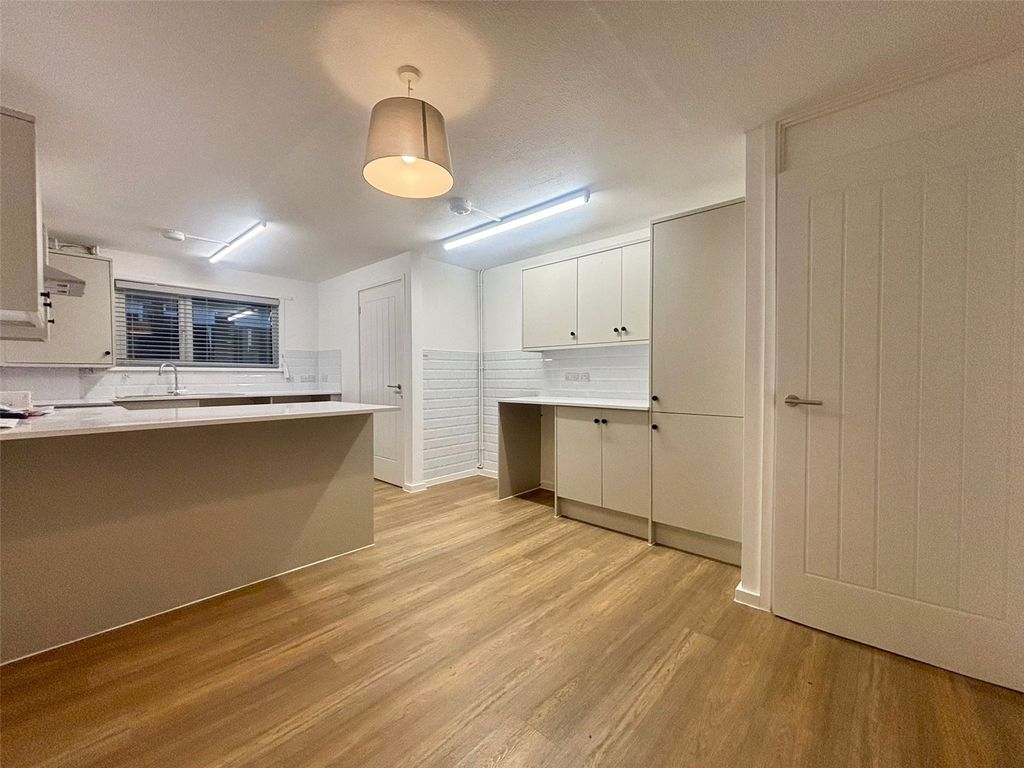 Property photo 1 of 13 Picture No. 10