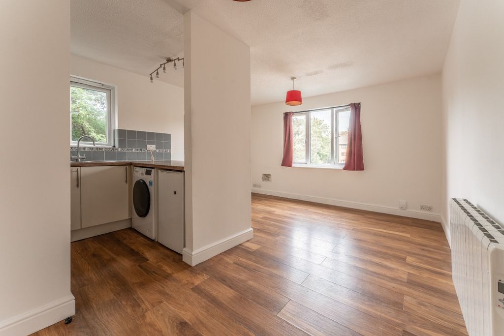 Property photo 3 of 9 5589023