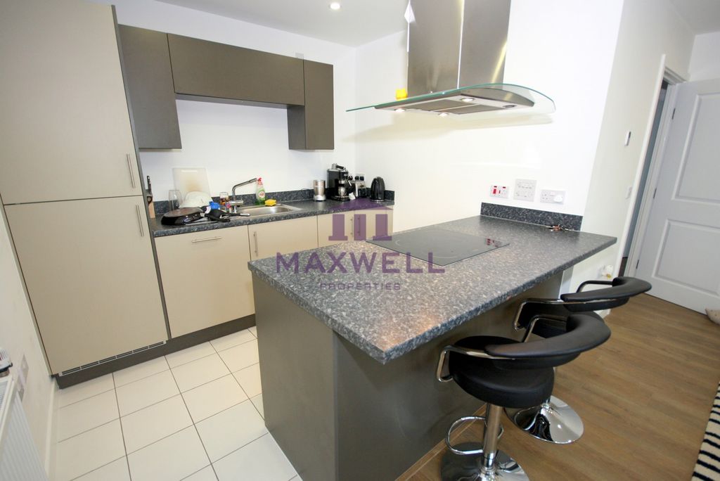 Property photo 3 of 8 For Sale, Buy - 1 Bed In London E14 - Maxwellproperties.Co.uk