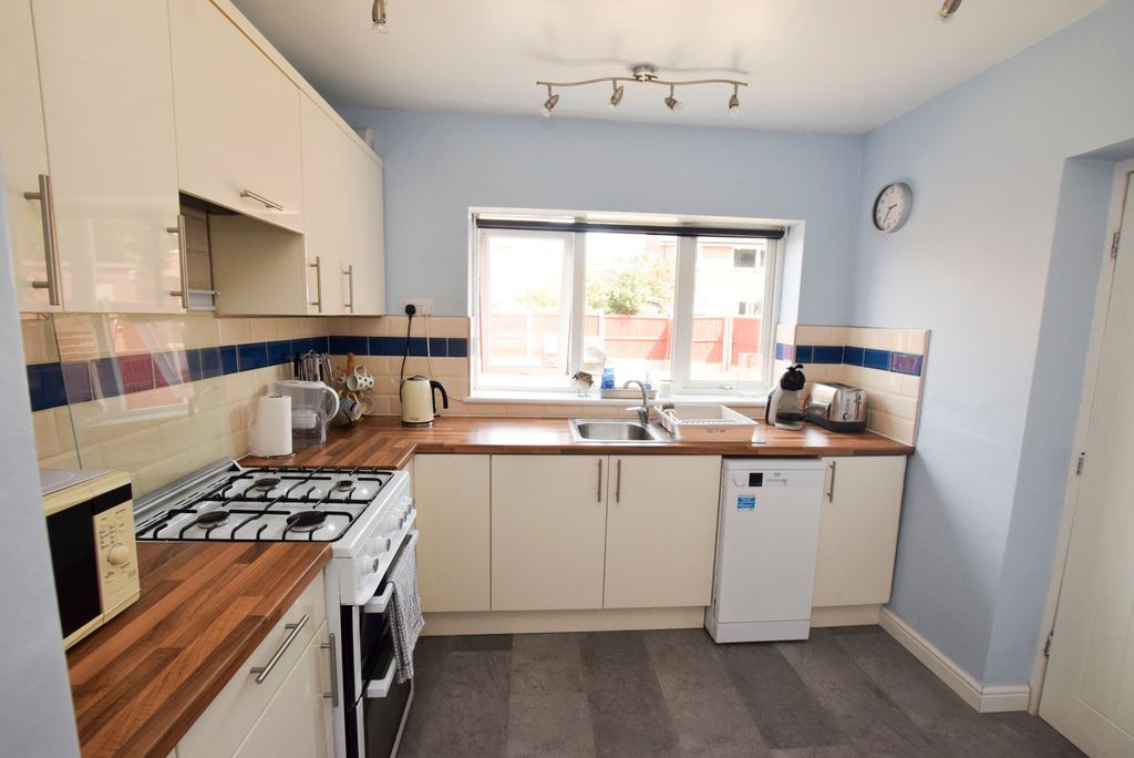 Property photo 3 of 15
