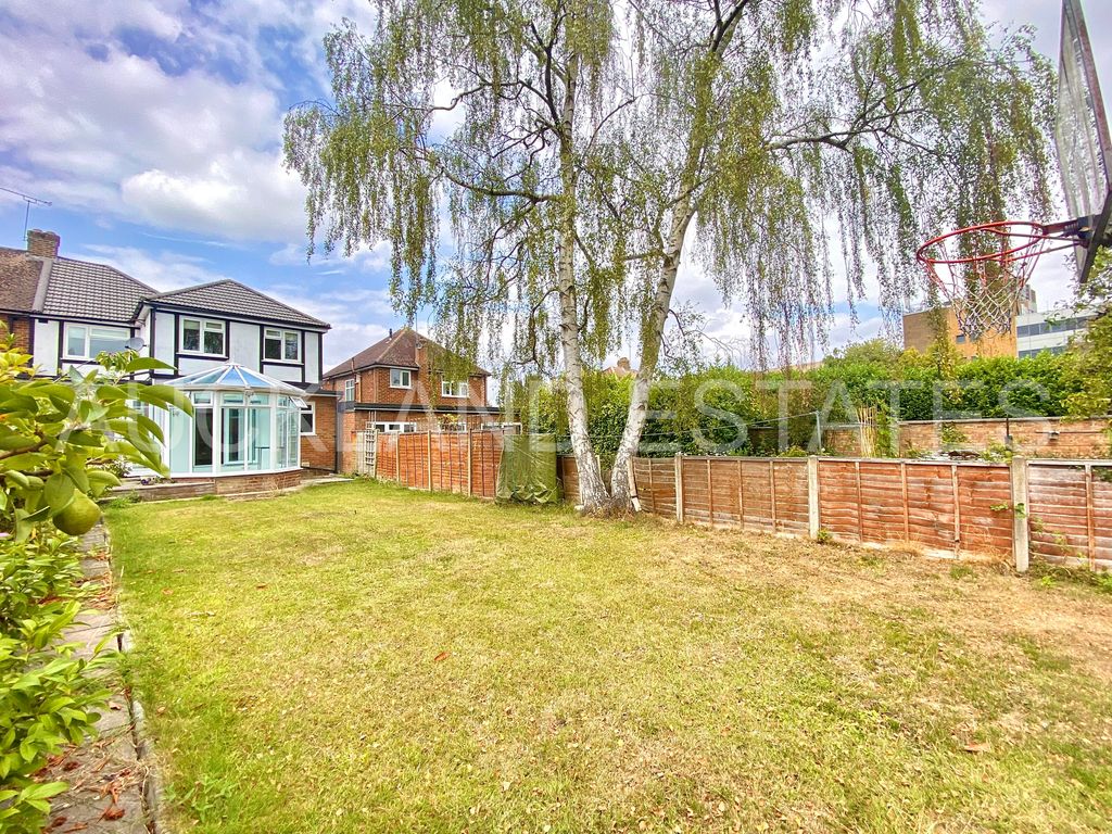 Property photo 3 of 32